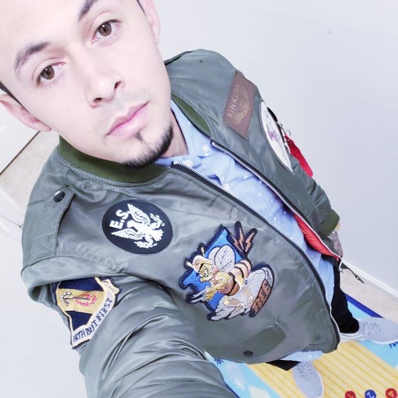 Meet your Posher, Felipe - Picture 1 of 1